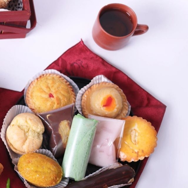 

Jajanan Pasar Manis/ Kue Basah/ Kue Sus/ Eclair/ Dadar Gulung