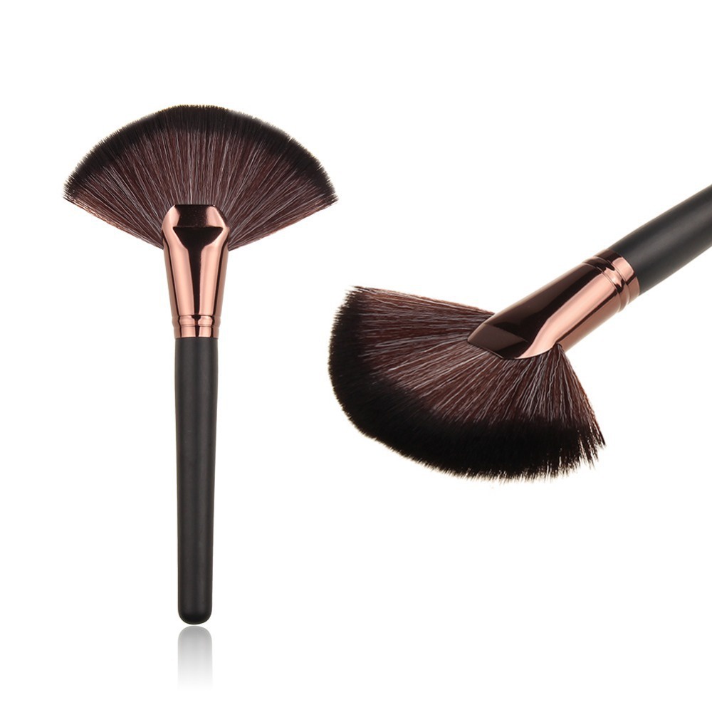 Kuas Fan Make Up Brush Blush On Foundation Wajah Bentuk Kipas F082 F061