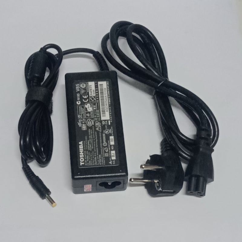 ORIGINAL Aaptor Charger Laptop Netbook TOSHIBA 19V 2.37A