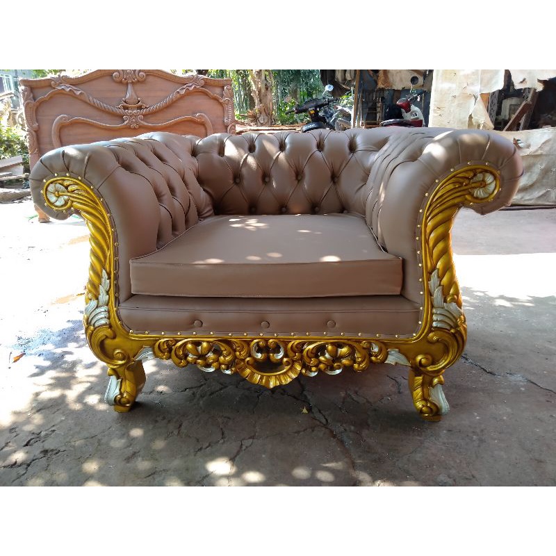 sofa mewah , sofa ukiran jepara , sofa tamu warna golf emas , kursi tamu ukuran