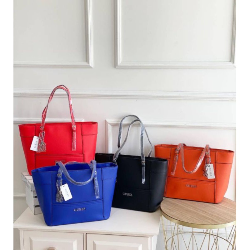 GUESSS Medium Delaney Classic Tote