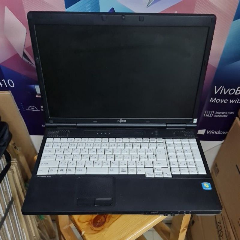 Laptop murah Fujitsu Lifebook A572/e core i5 gen 3 Layar 15 inch Laptop bandel nih hadir.. siap di o