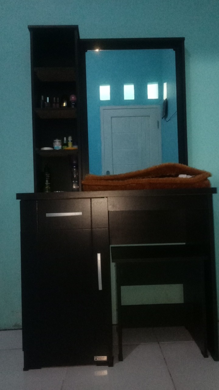 Meja Rias Mr 525