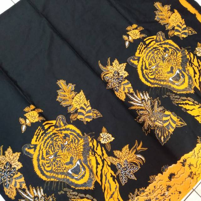 Kain batik solo motif macan kuning