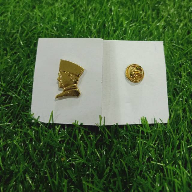 PIN BROSS KEPALA SOEKARNO KUNINGAN PAKU PREMIUM