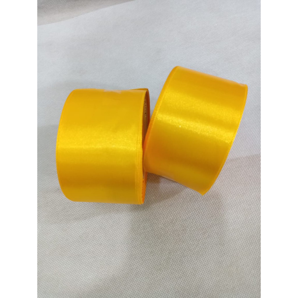 

Pita satin kuning 1.5 inch / 4 cm Per roll