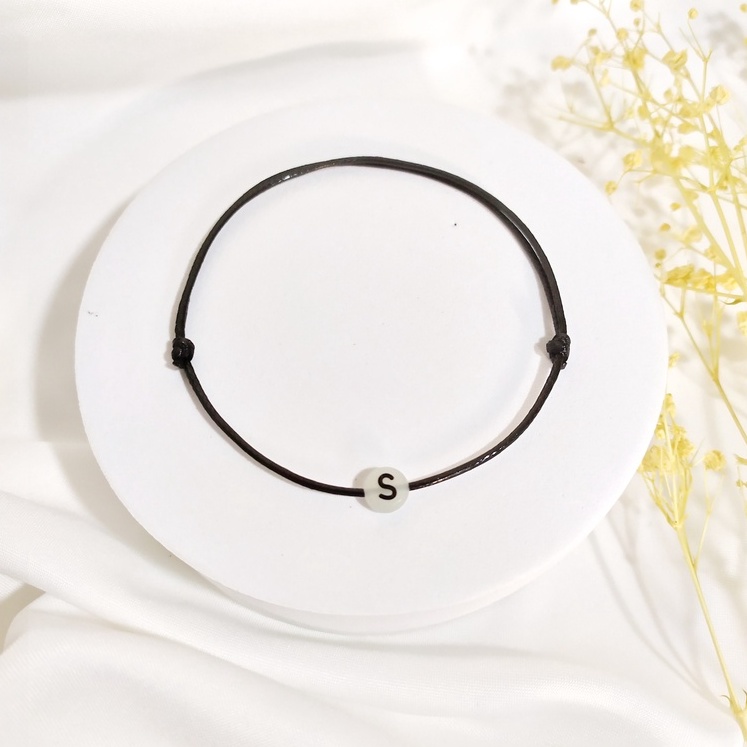 gelang glow in the dark inisial huruf bisa nyala wanita pria tali hitam korea waterproof-S