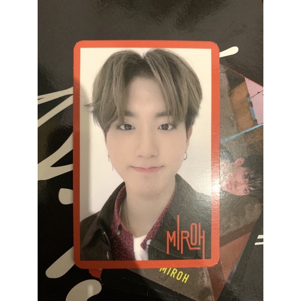 Han Jisung Miroh Red Border
