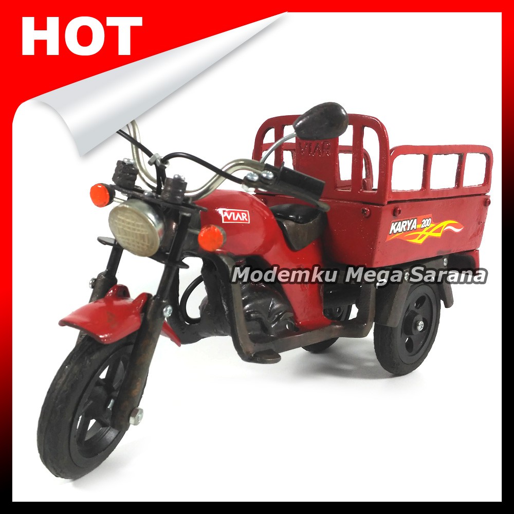 Miniatur Motor Viar Besi 32x15x10cm - Merah