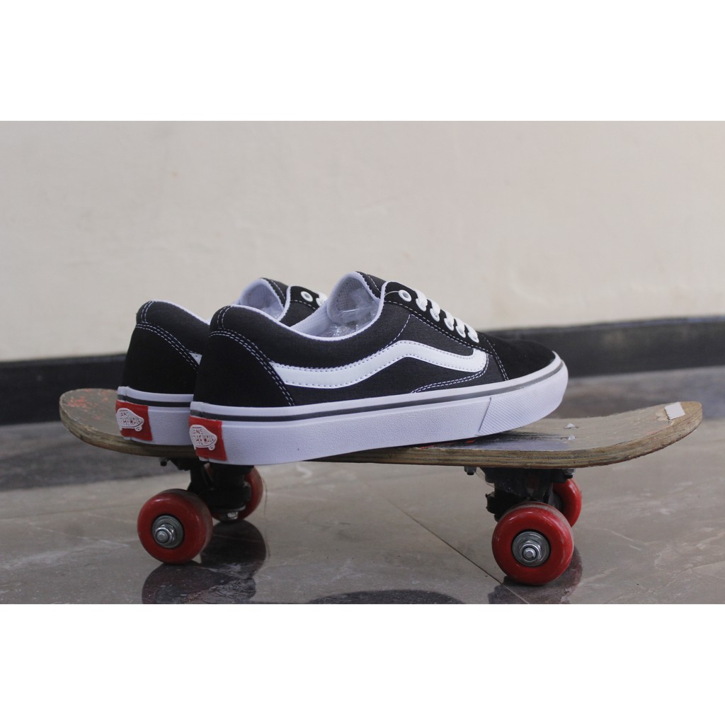 VANS OLDSKOOL CLASSICS BLACK WHITE , KUALITAS TERBAIK , SEPATU PRIA , SEPATU SEKOLAH , BONUS BANYAK