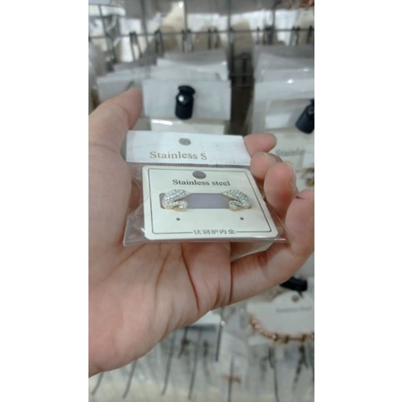 anting tusuk titanium angsa putih gold