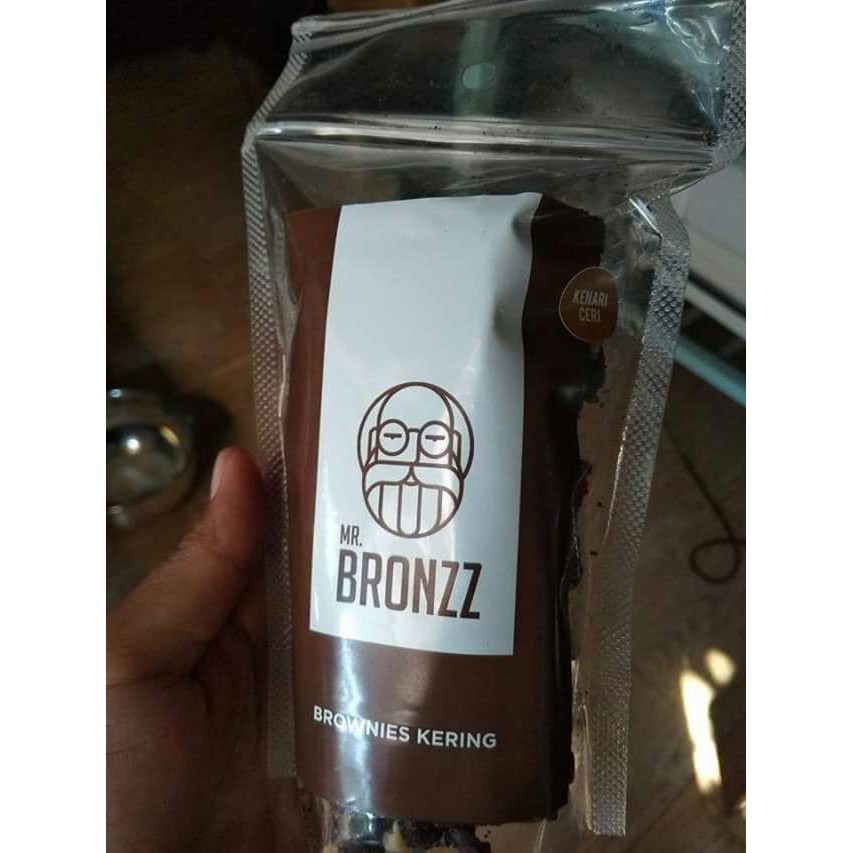 

Brownies Kering MR. BRONZZ