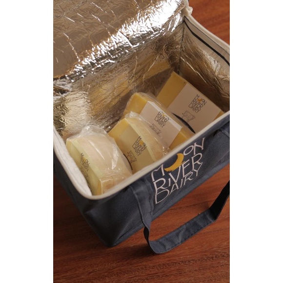 

Promo! Buy 4 Get Moon River Cooler Bag FREE - Large