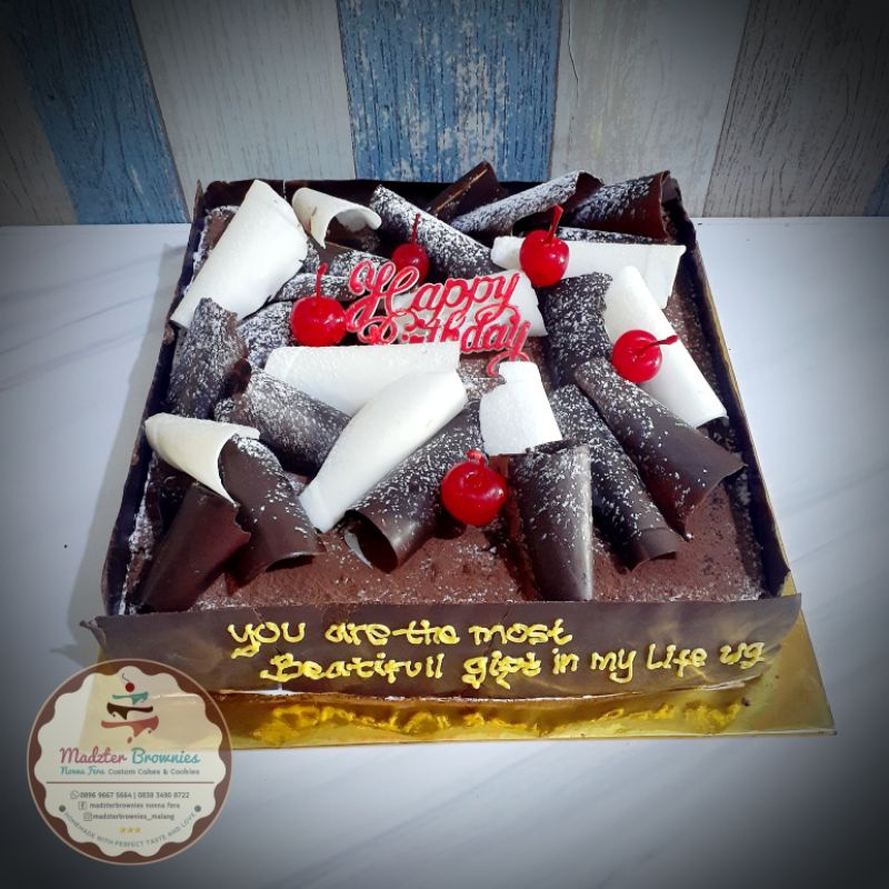 

kue ulang tahub full coklat / kue ulang tahun elegant / kue ulang tahun / kue ulang tahun malang enak