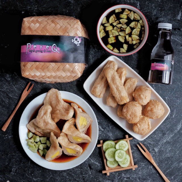 

Pempek palembang 20pcs Jumbo Size Tenggiri