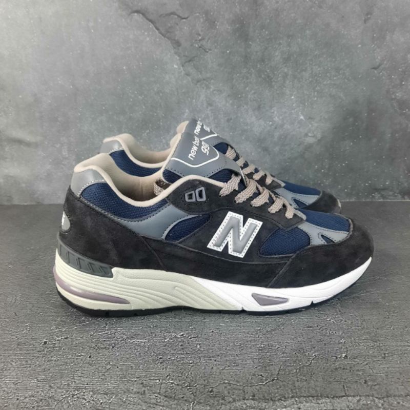 nb 991 black