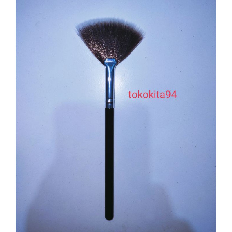 Kuas Highlighter Satuan - Fan Brush Highlight 1 Pcs - Kuas Shading Tirus Make Up Hitam