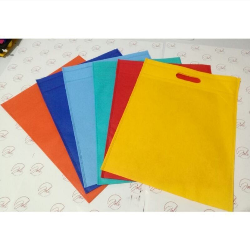 

Tas/bingkisan sponbond souvenir 20*25.5 cm