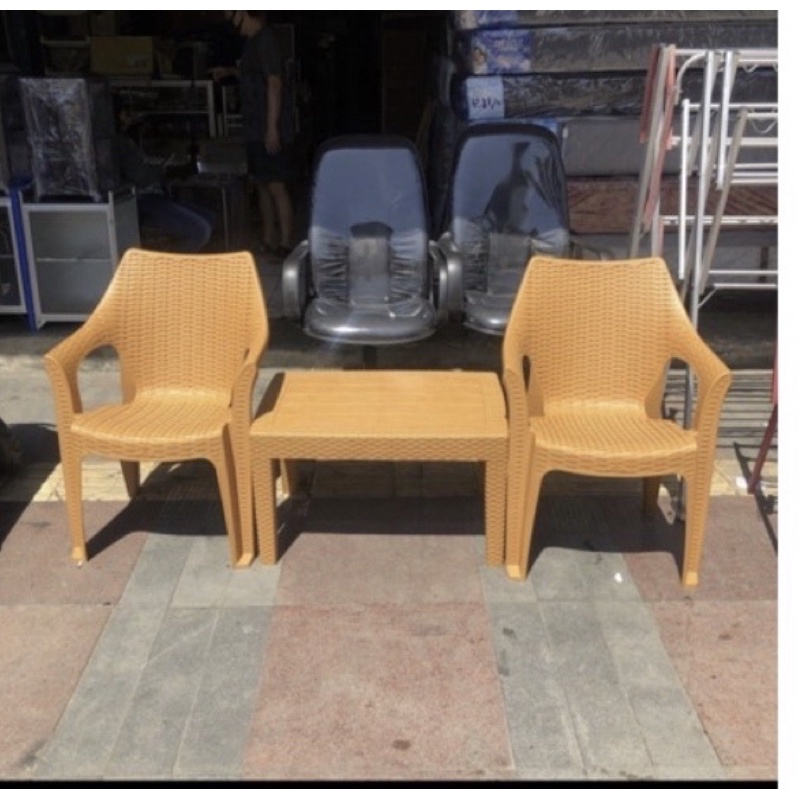 2 kursi Olymplast 508 plus 1 meja OSTR