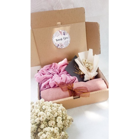 

hampers lebaran/hampers/ set hadiah kado ultah buket mini /kado murah/hampers cantik/hijab