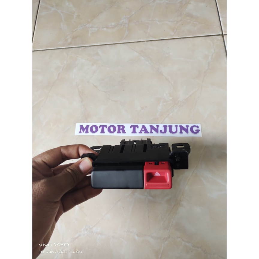 Saklar Hazard Daihatsu Granmax atau Luxio Original