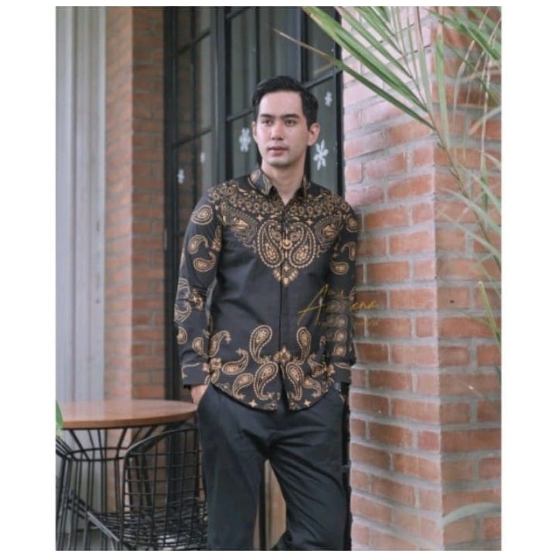 RAJASWA HITAM KEMEJA BATIK PRIA LENGAN PANJANG(lapis furing) - Kemeja Batik Pria Lengan Panjang Asli solo Lapis Furing - SAWONGGALING KEMEJA BATIK PRIA HITAM SLIMFIT LENGAN PANJANG FULL FURING