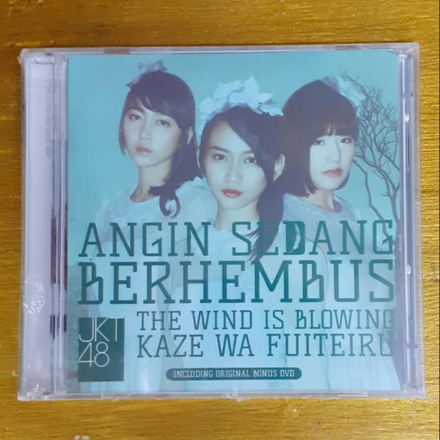 CD DAN DVD Original JKT 48 . ANGIN SEDANG BERHEMBUS .