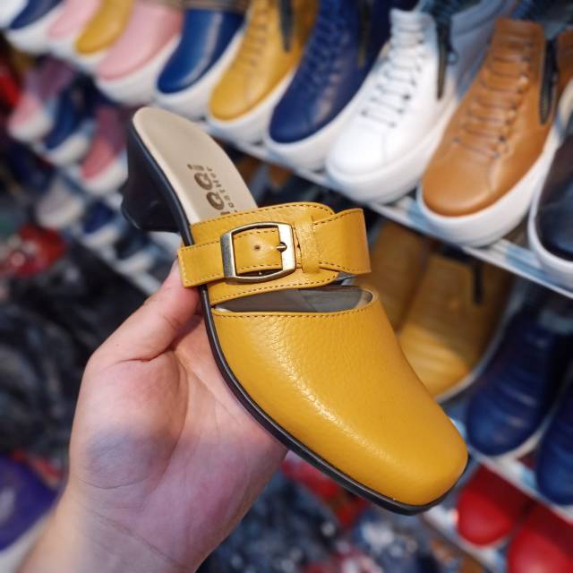 Heels Kulit Asli Garut