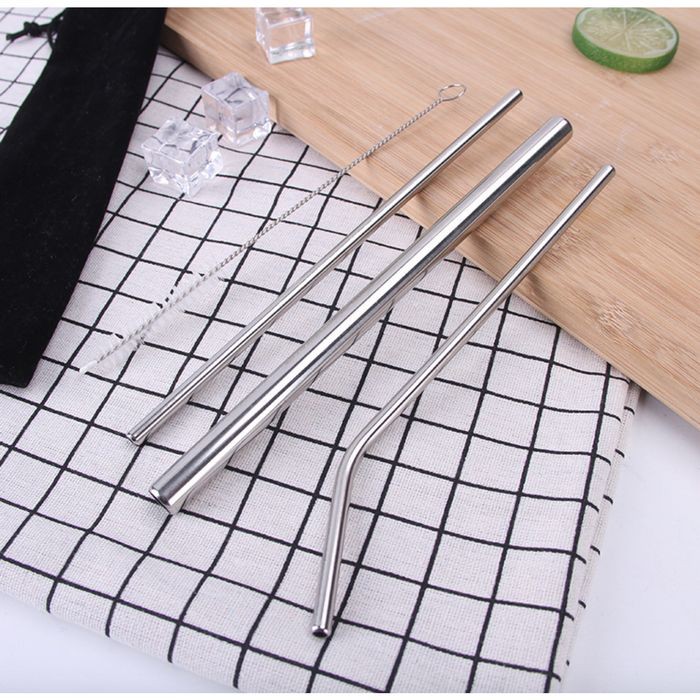 

Sedotan Stainless Set 4 + 1 ( 3 Sedotan 1 Sikat 1 Pouch)