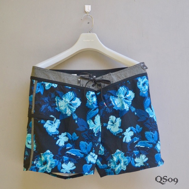 QUIKSILVER BOARDSHORT / Celana Pantai / Celana Surfing Quiksilver ORI