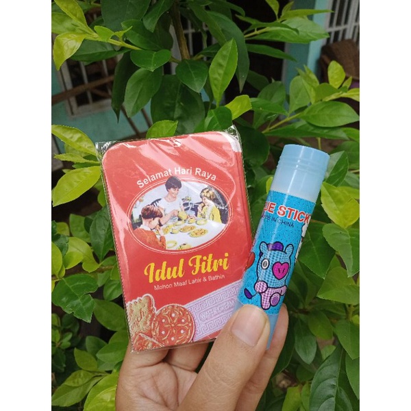 

amplop lebaran plus glue stick Bt21