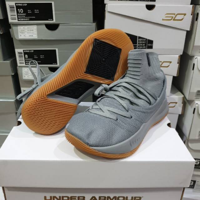 (FREE TALI SEPATU PENGGANTI) SEPATU BASKET UNDER ARMOUR CURRY 5 HIGH GREY GUM