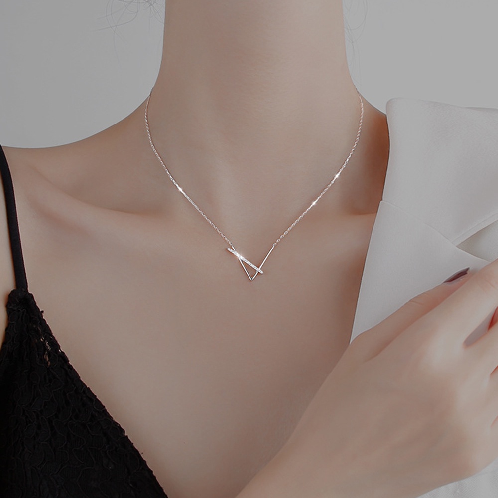 【COD Tangding】Kalung Rantai Klavikula Bentuk V Geometris Bahan Titanium Steel