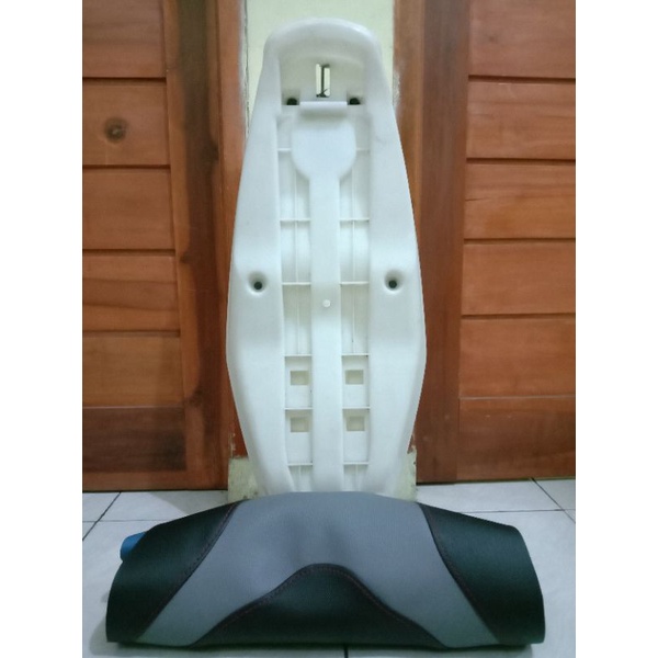 Fiber jok X-Ride dan Kulit Jok X-Ride