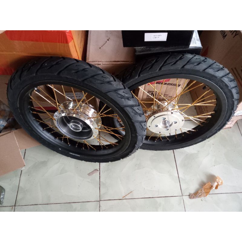 velg paketan Honda Megapro Primus tapak lebar 215/185x17 plus ban