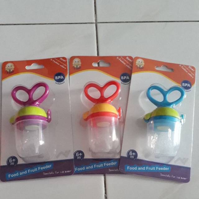 Empeng buah  IQ BABY FOOD AND FRUIT FEEDER
