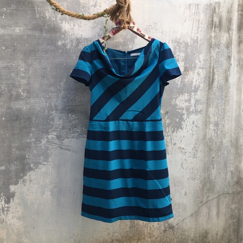 preloved dress accent