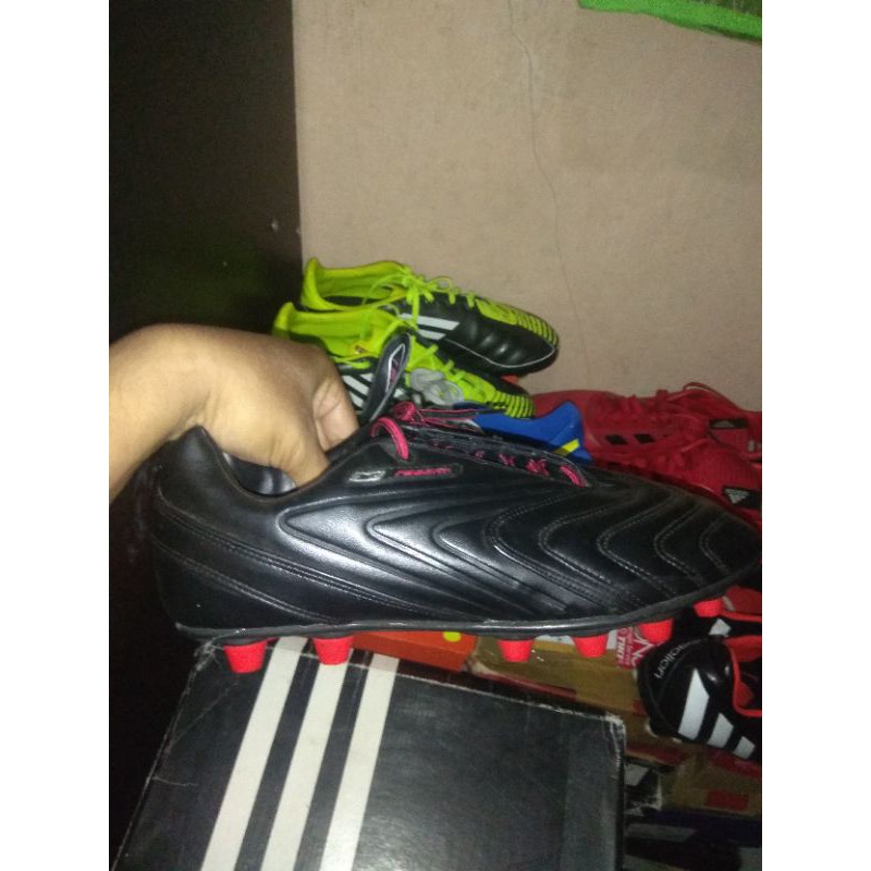 Sepatu Bola Reebok Black Original