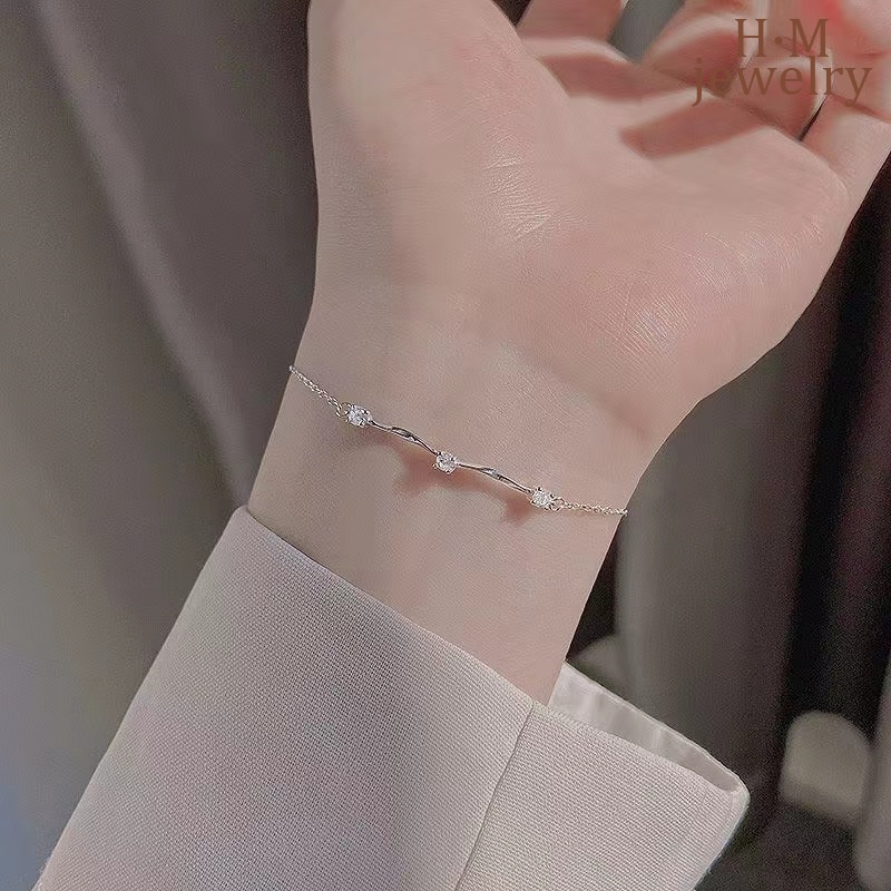 2022 Gelang Tangan Model Rantai Twist Hias Berlian Imitasi Gaya Korea Untuk Wanita