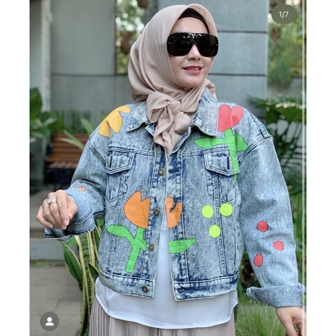 By@sera-studios Size Medium LD - 104 /Jaket Jeans Sera studio