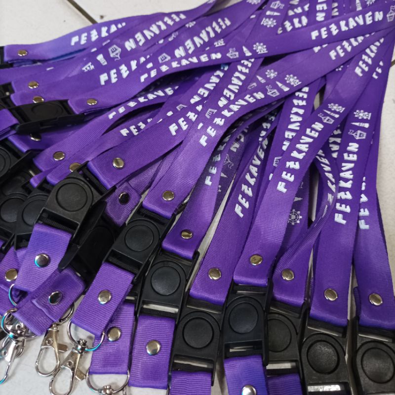 

TALI LANYARD CUSTOM SABLON LOGO DAN TULISAN MINIM 50 PCS