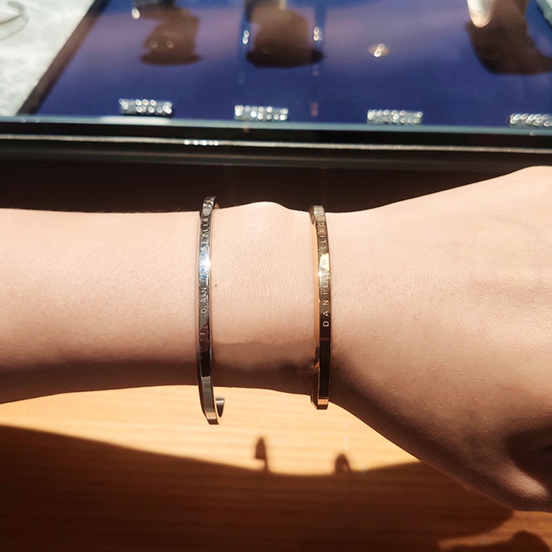 Gelang Titanium Wanita Pasangan Bangle Lapis Emas 18K Anti Karat Perhiasan Premium-5