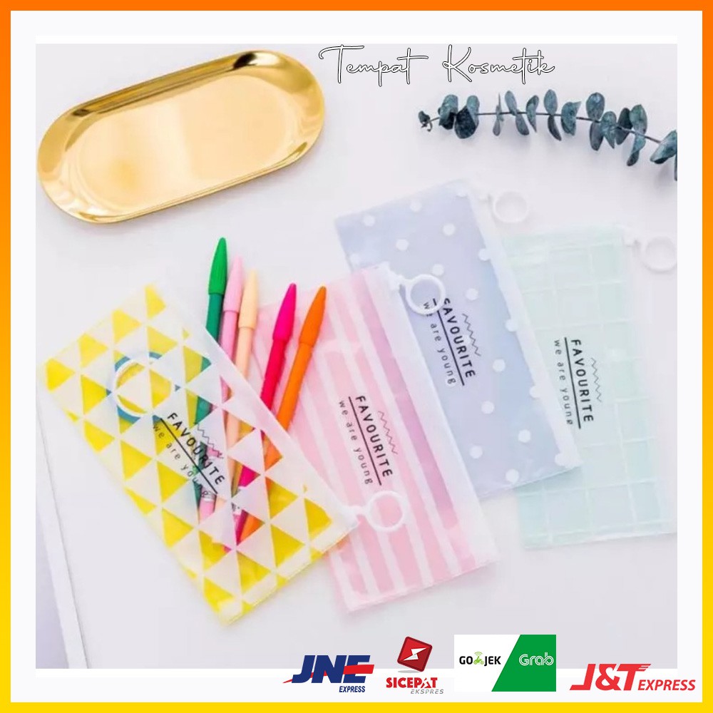

Tempat pensil Favorite Tempat Kosmetik Wadah Pensil Peralatan Sekolah Serbaguna - segitiga