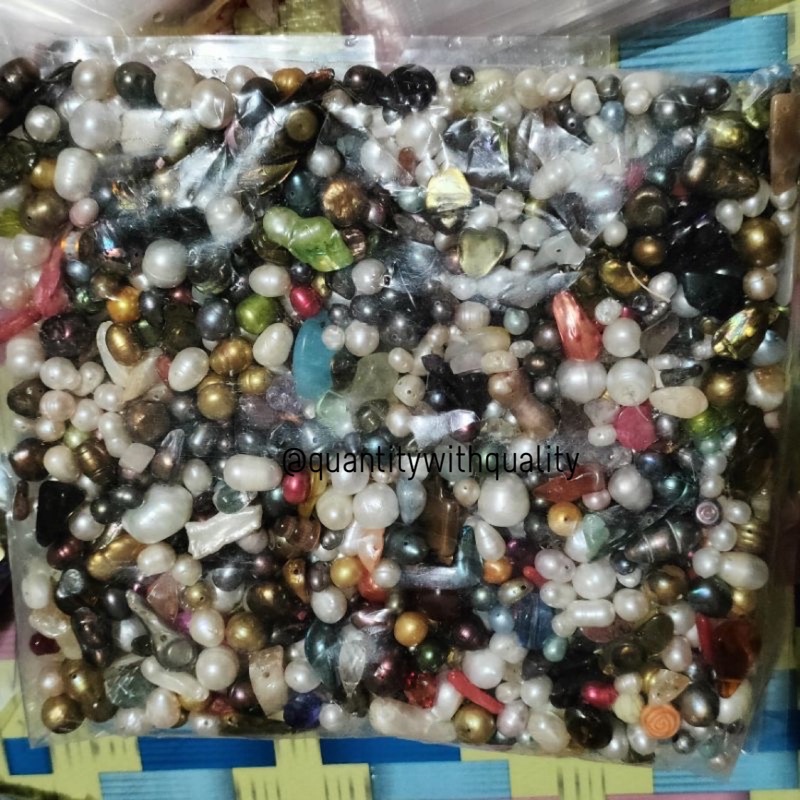 Manik Manik Mutiara Campur +/- 500 gram kerang lombok warna warni