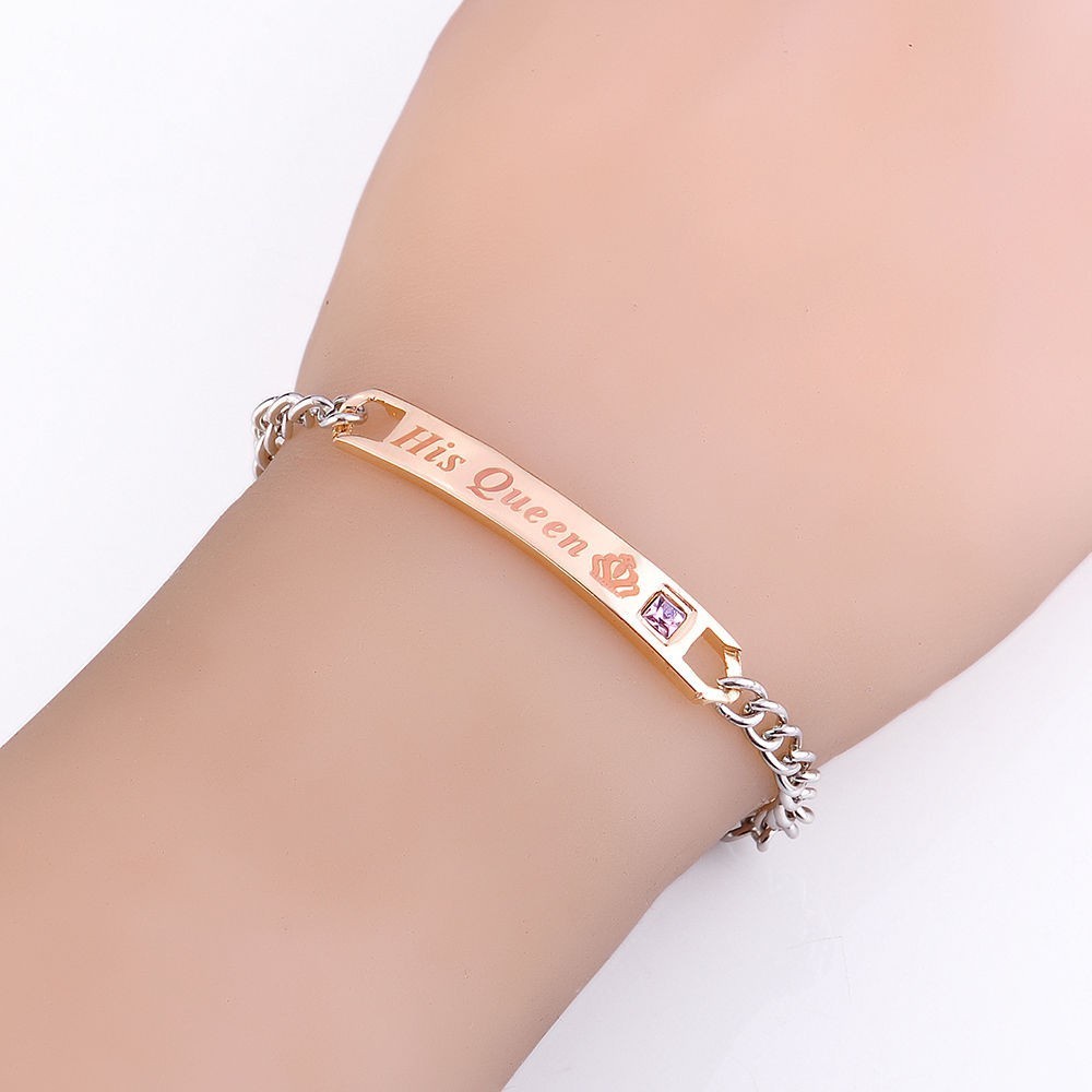 Gelang Rantai Bahan Stainless Steel Desain Tulisan His Queen Her King Aksen Kristal Untuk Pasangan