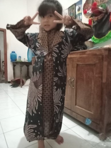 Baju Batik Couple Keluarga Jazzy Modern Pari Iket Hitam