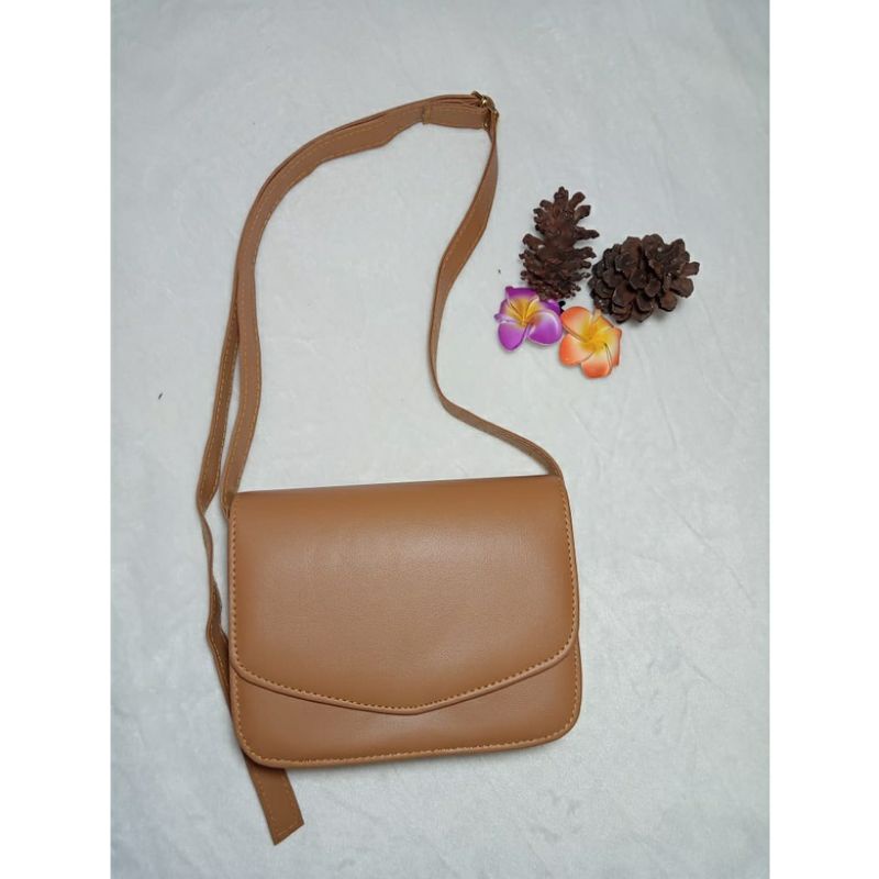 [SIAP KIRIM] LYORA Slin Bag/Tas Selempang Wanita Kekinian