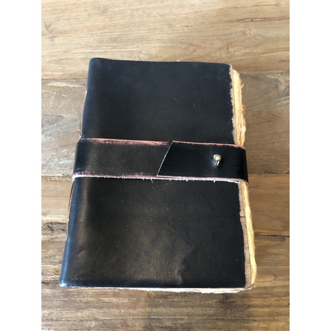 

BUKU / BUKU KULIT / LEATHER JOURNAL LVM 2L THICK / BUKU VINTAGE / BUKU TULIS