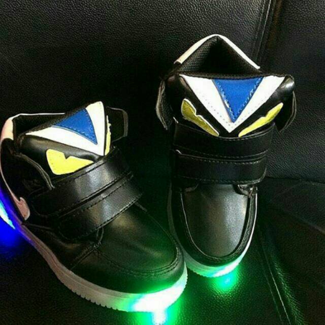 SALE..  Sepatu lampu anak - Fendi Monster Black