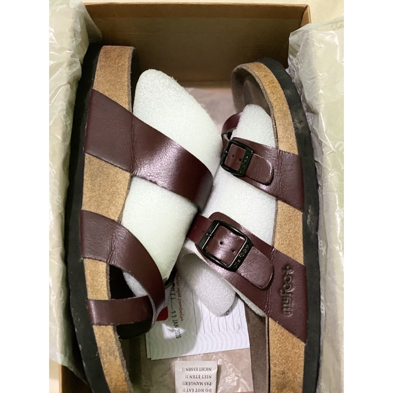 sold out to yenni Preloved Sandal Kesehatan My Feet Maroon size 37 bs untuk size 38